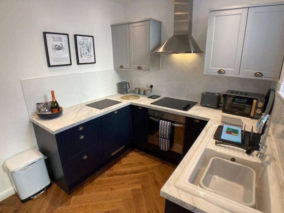 Cosy 2 Bedroom Cottage In Scarborough'S Old Town Exteriör bild