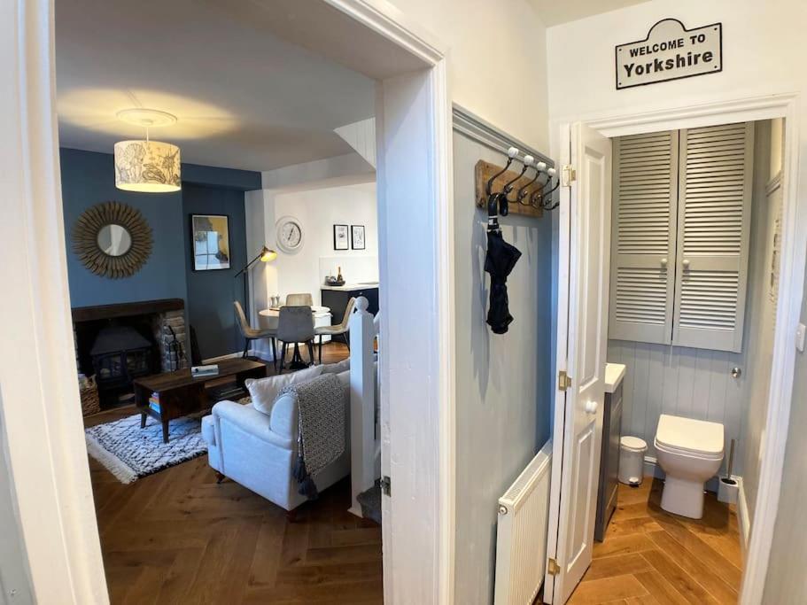 Cosy 2 Bedroom Cottage In Scarborough'S Old Town Exteriör bild